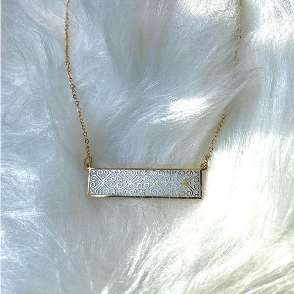 Hmong embroidery necklace - Picture 1 of 4